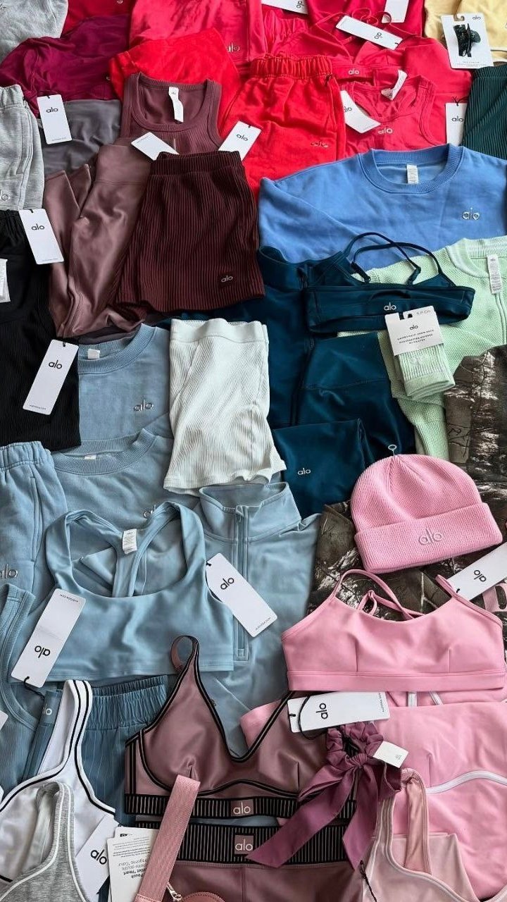 IMG_6381-1 Alo Yoga Apparel Liquidation Pallet — liquidation pallet photo 3