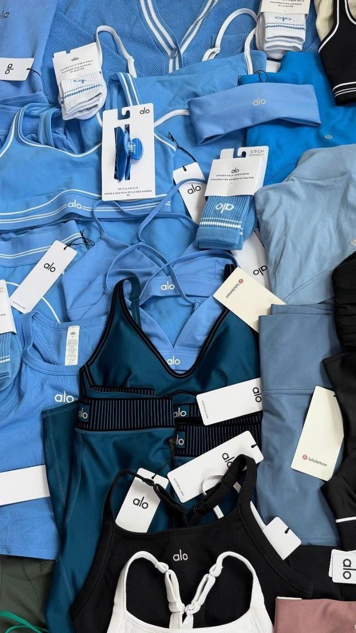 IMG_6383-1 Alo Yoga Apparel Liquidation Pallet — liquidation pallet photo 2