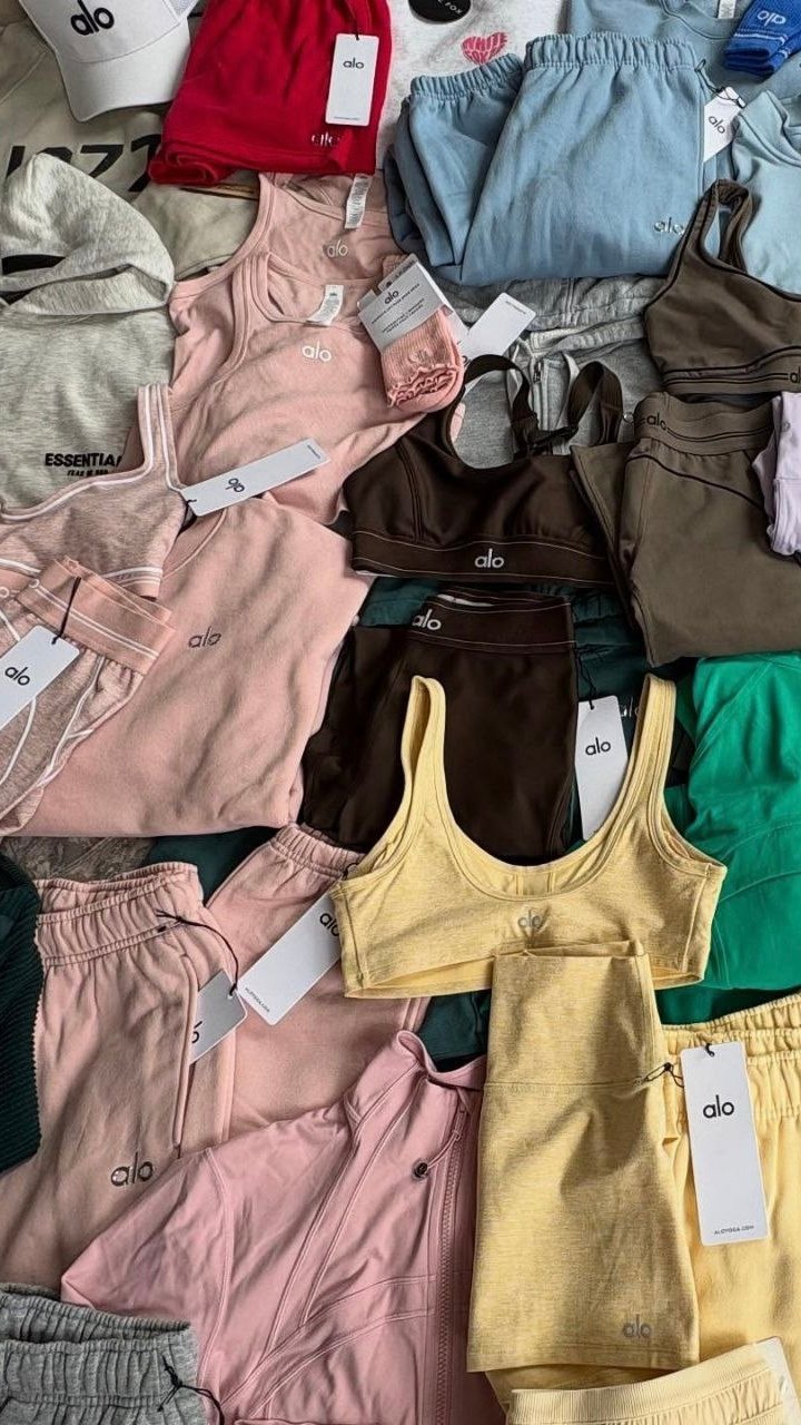 IMG_6384 Alo Yoga Apparel Liquidation Pallet — liquidation pallet photo 4