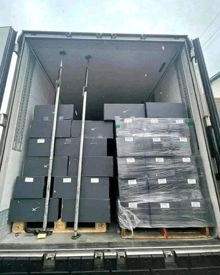 Starlink-pallet-1-1 Starlink Satellite Internet Kit Liquidation Pallet — liquidation pallet photo 2