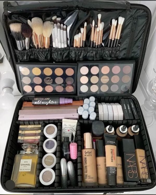 WhatsApp-Image-2025-05-21-at-09.44.48-1-600x750-1 Makeup Liquidation Pallet — mixed condition