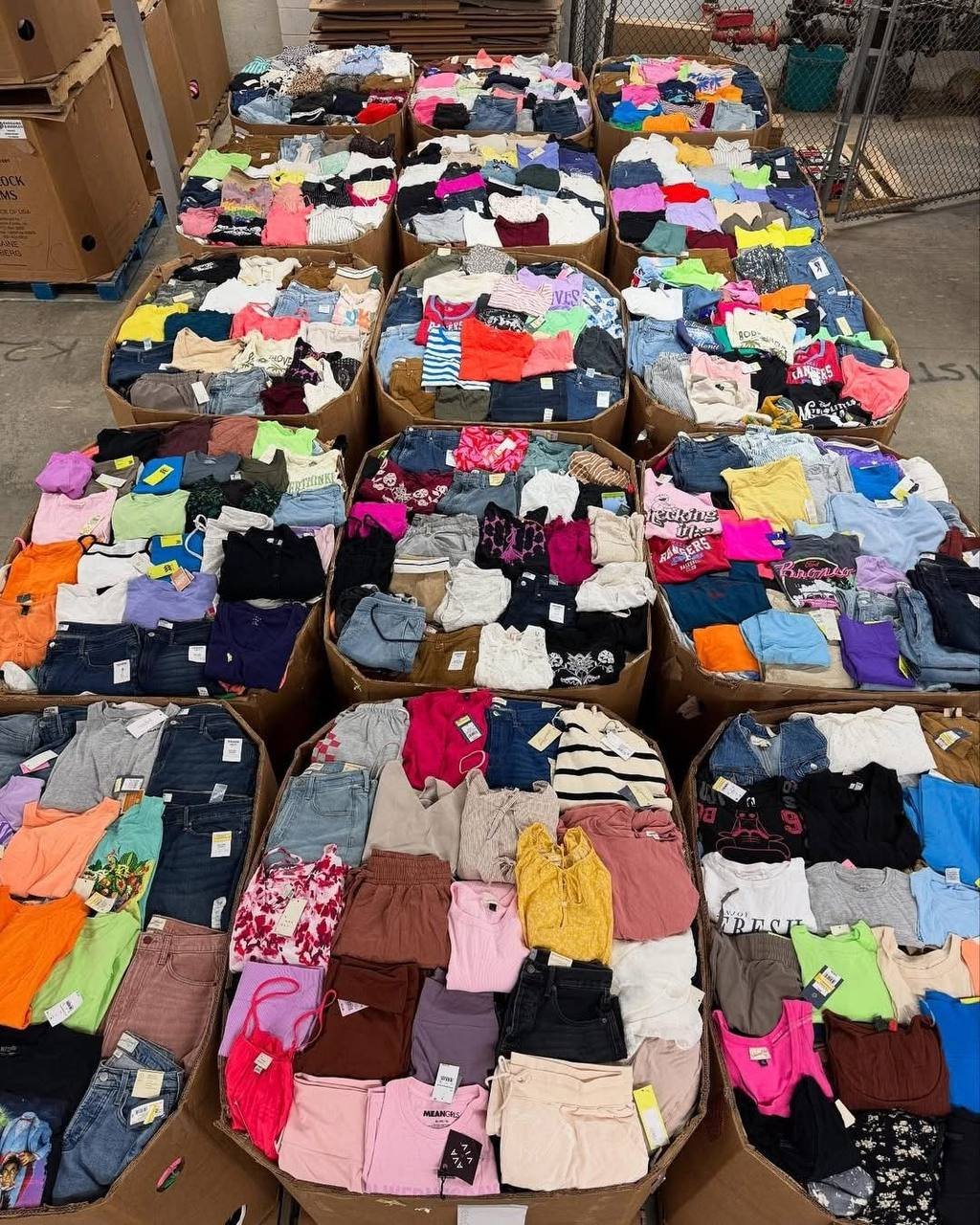 New Target Women's Clothing Liquidation Pallet Pallet of new target women's clothing liquidation pallet — apparel & footwear, overstock liquidation lot