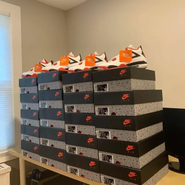 aj1-600×600-1 Wholesale Jordan Shoes Liquidation Pallet — liquidation pallet photo 3