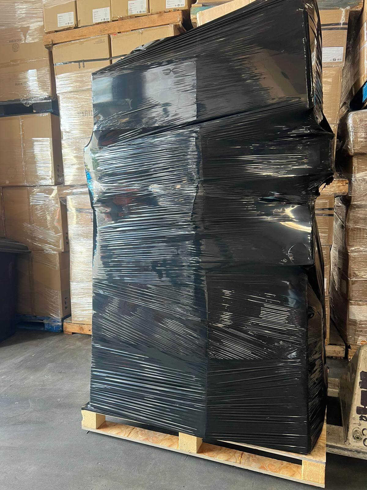 Amazon Black Wrap General Merchandise Liquidation Truckload Amazon Black Wrap General Merchandise Liquidation Truckload — mixed merchandise liquidation truckload, customer-return stock