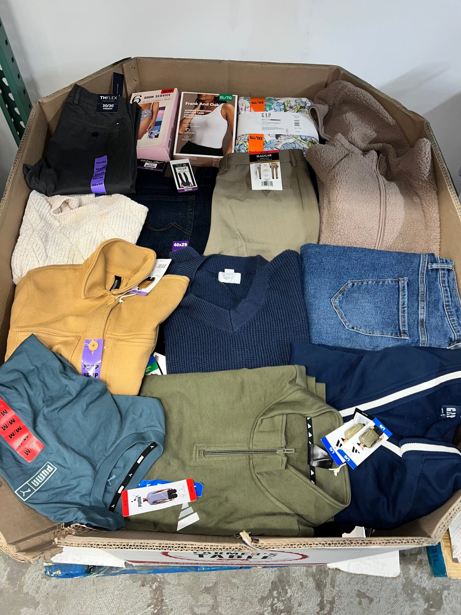 brand-name-clothing-15-250pcs-liquidation-wholesale-pallet-brand-name-clothing-15-250pcs-liquidation-wholesale-pallet-liquidationdeals-ca-1236684083 Brand Name Clothing – 250pcs Liquidation Pallet — Lot 12 — liquidation pallet photo 2