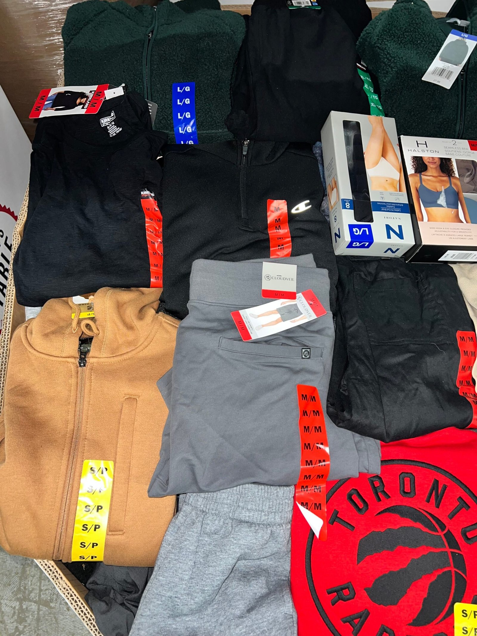 brand-name-clothing-21-250pcs-liquidation-wholesale-pallet-brand-name-clothing-21-250pcs-liquidation-wholesale-pallet-liquidationdeals-ca-1237090036 Brand Name Clothing – 250pcs Liquidation Pallet — Lot 8 — liquidation pallet photo 3
