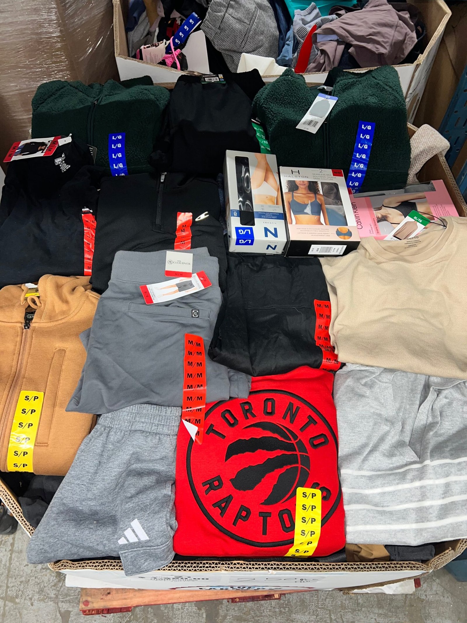 brand-name-clothing-21-250pcs-liquidation-wholesale-pallet-brand-name-clothing-21-250pcs-liquidation-wholesale-pallet-liquidationdeals-ca-1237090037 Brand Name Clothing – 250pcs Liquidation Pallet — Lot 8 — liquidation pallet photo 2