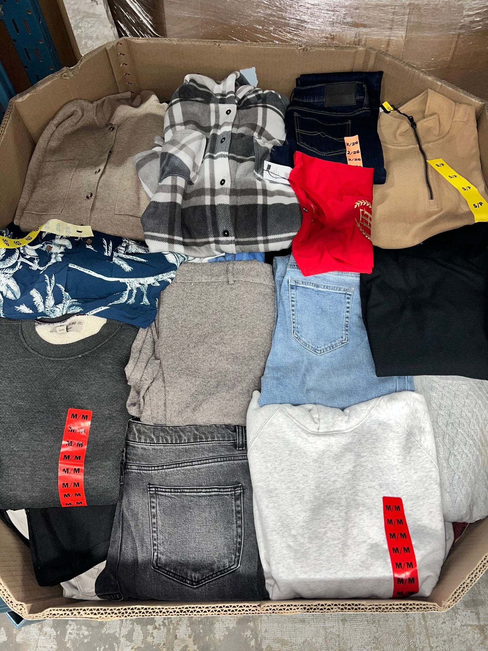 brand-name-clothing-22-250pcs-liquidation-wholesale-pallet-brand-name-clothing-22-250pcs-liquidation-wholesale-pallet-liquidationdeals-ca-1237090033 Brand Name Clothing – 250pcs Liquidation Pallet — Lot 7 — liquidation pallet photo 2