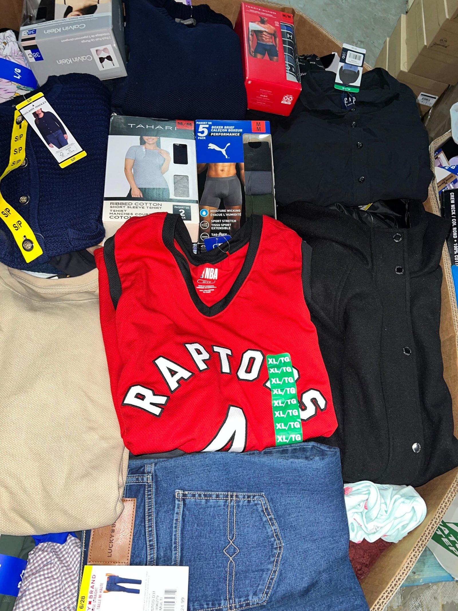 brand-name-clothing-24-250pcs-liquidation-wholesale-pallet-brand-name-clothing-24-250pcs-liquidation-wholesale-pallet-liquidationdeals-ca-1237090023 Brand Name Clothing – 250pcs Liquidation Pallet — Lot 5 — liquidation pallet photo 4