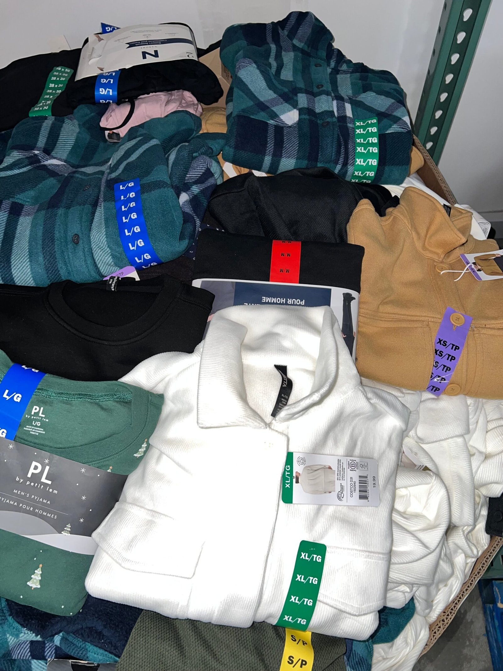 brand-name-clothing-27-300pcs-liquidation-wholesale-pallet-brand-name-clothing-27-300pcs-liquidation-wholesale-pallet-liquidationdeals-ca-1236684065 Brand Name Clothing – 300pcs Liquidation Pallet — Lot 5 — liquidation pallet photo 4