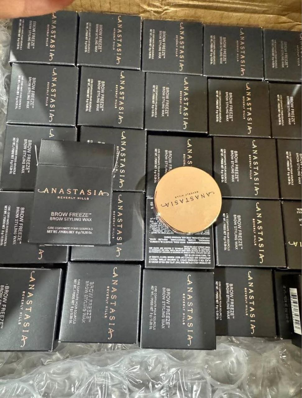 bu2 Anastasia Beverly Hills – Brow Freeze — mixed condition
