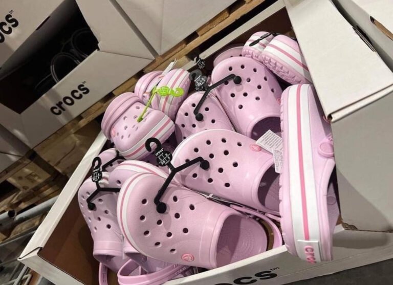 Crocs Footwear Liquidation Pallet Crocs Footwear Liquidation Pallet — apparel & footwear liquidation pallet, customer-return stock for resellers