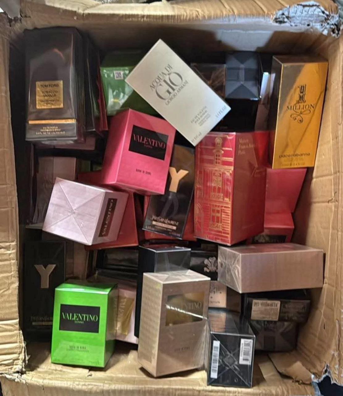 d22 Designer Cologne & Perfume Mixed Liquidation Pallet — liquidation pallet photo 2