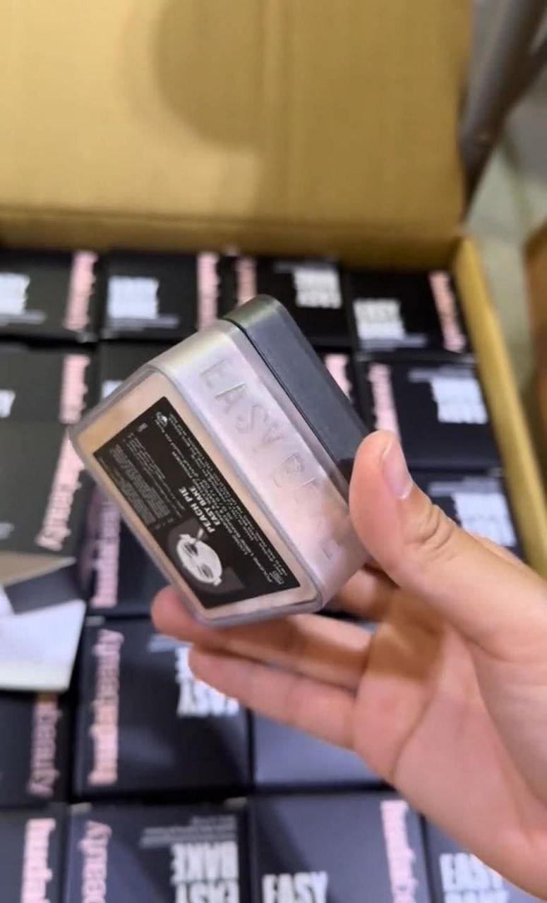 ee11 Huda Beauty Easy Bake Loose Baking & Setting Powder Liquidation Pallet — liquidation pallet photo 2