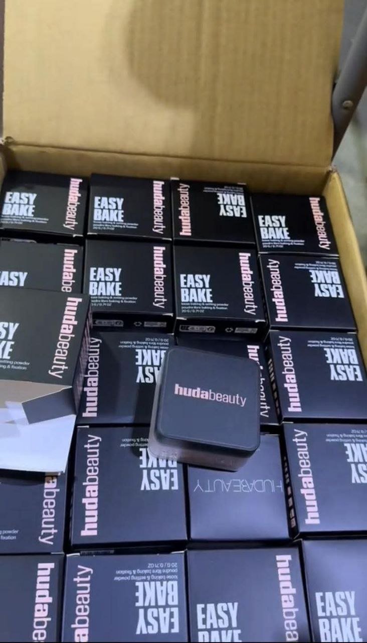 ee1111 Huda Beauty Easy Bake Loose Baking & Setting Powder Liquidation Pallet — liquidation pallet photo 4