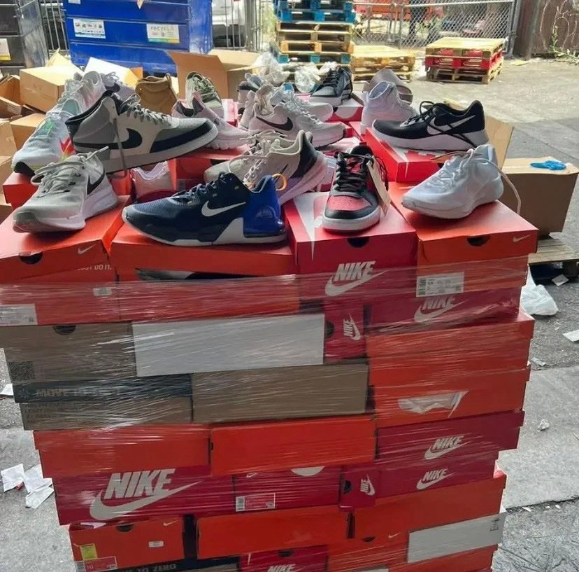 Authentic Nike Shoes Liquidation Pallet Pallet of authentic nike shoes liquidation pallet — apparel & footwear, customer-return liquidation lot