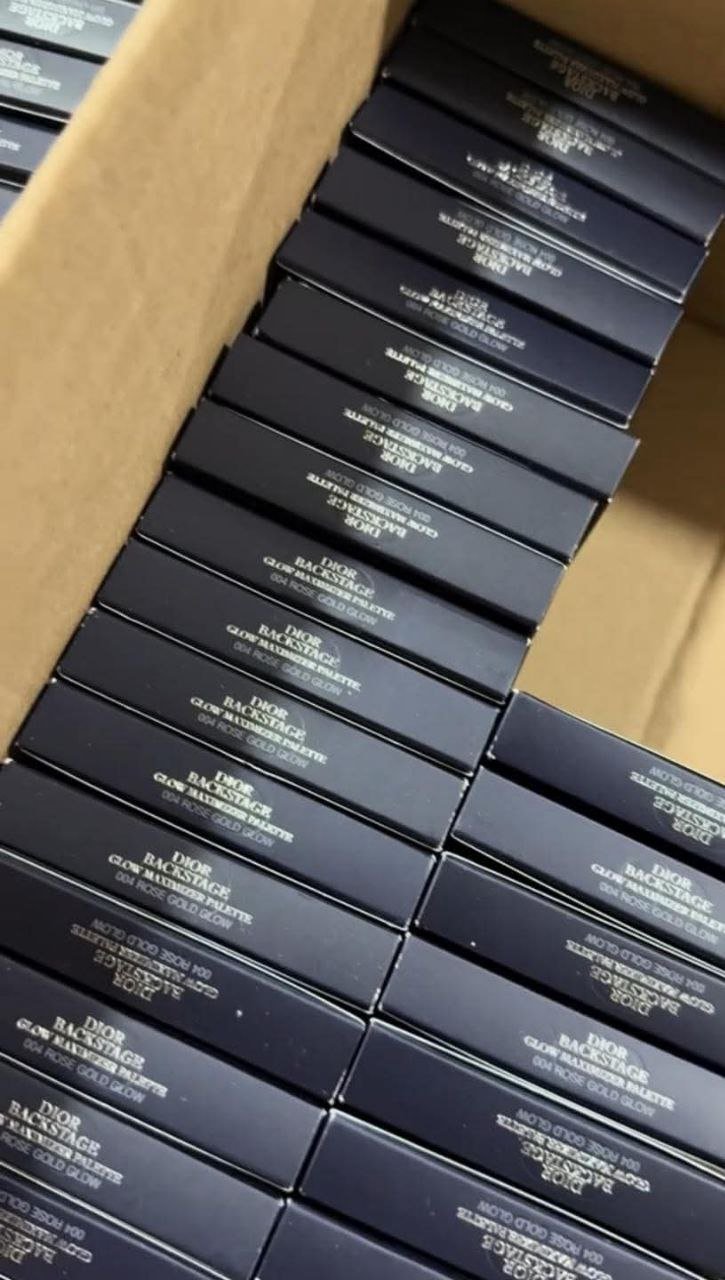 mkk3 Dior Backstage Glow Maximizer Palette Liquidation Pallet — liquidation pallet photo 3