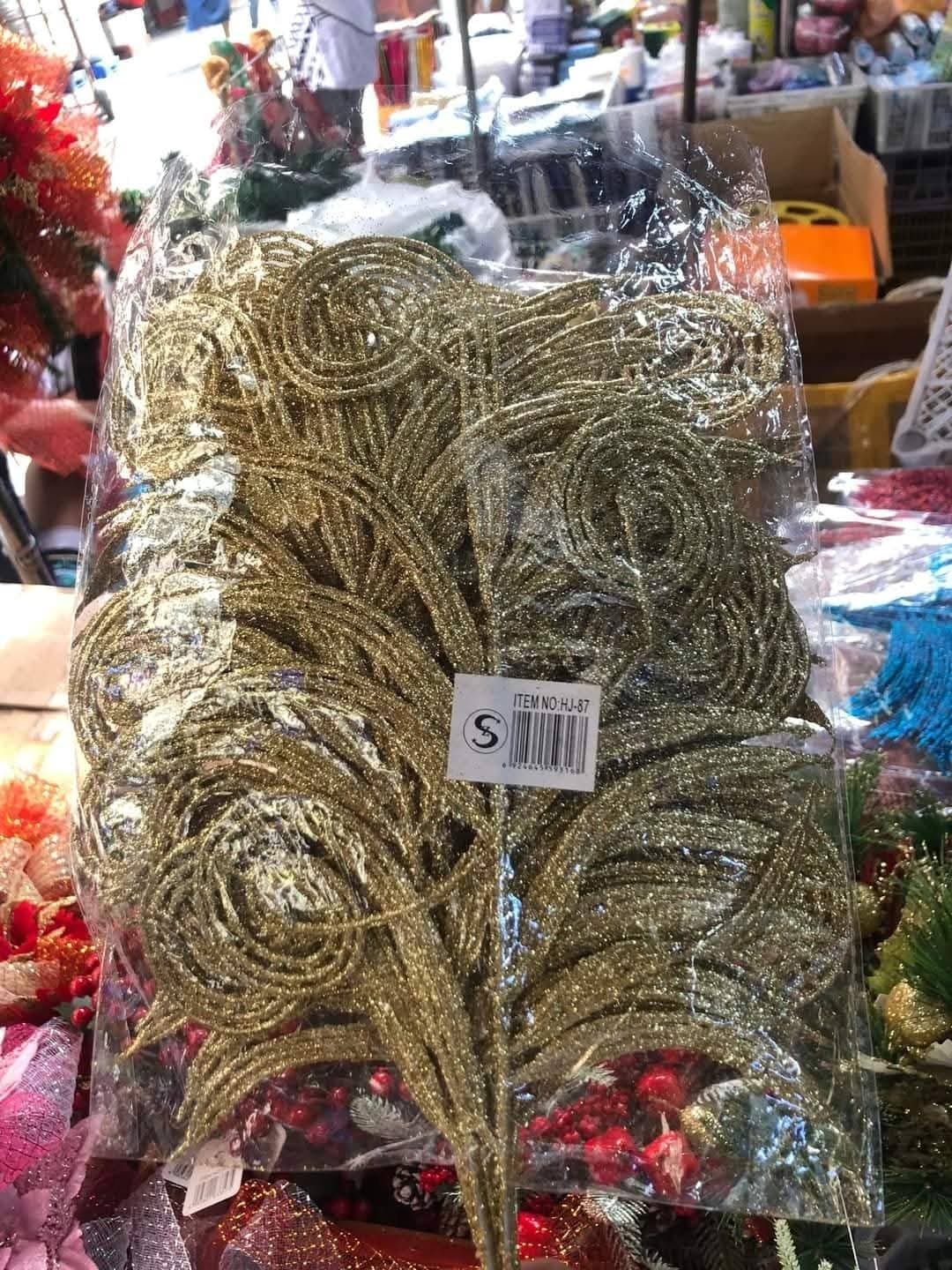yhjj Christmas Tree Liquidation Pallet — mixed condition